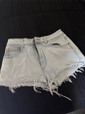 ❤️ Garage Light Blue Distressed Denim Shorts